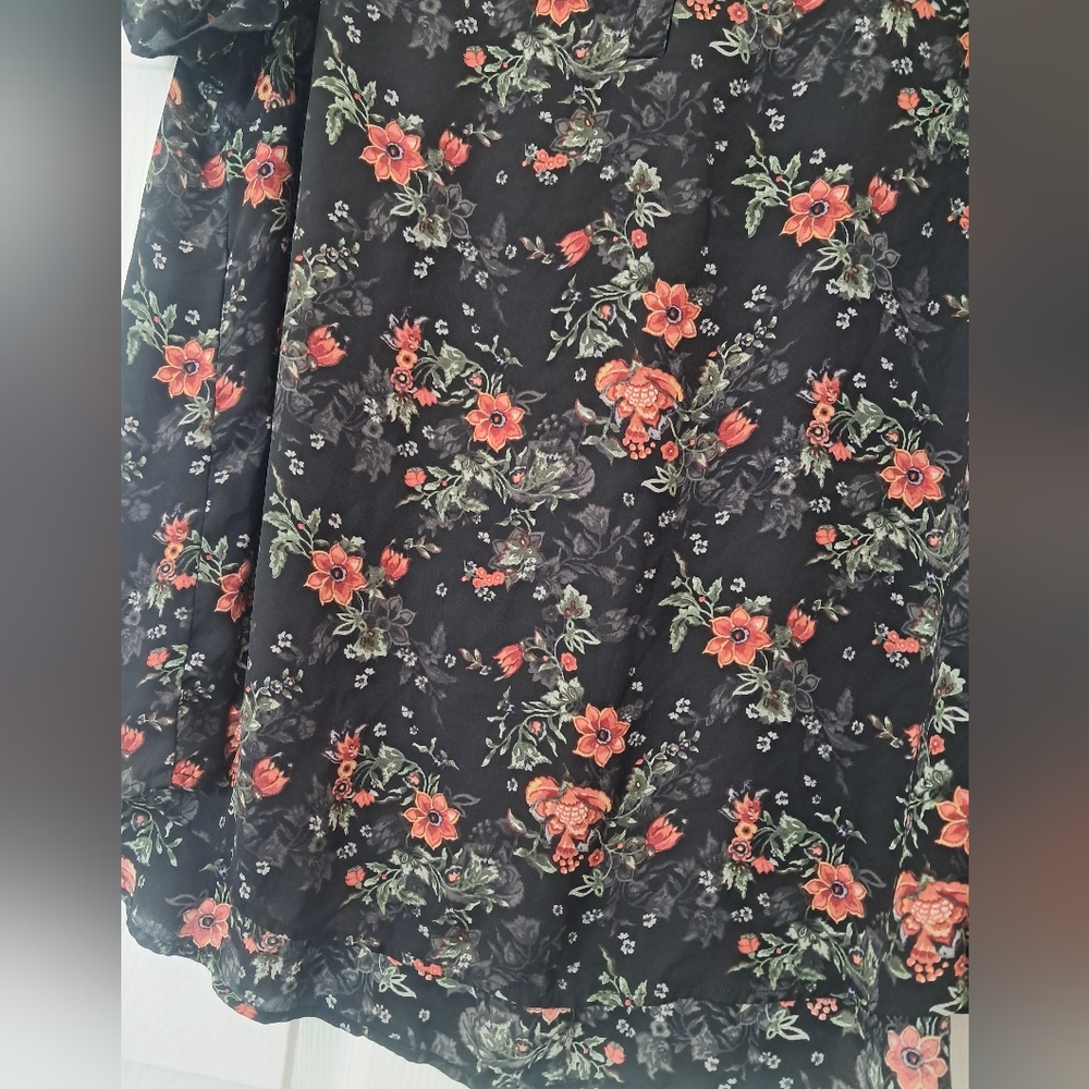 Torrid Floral Blouse - Picture 4 of 4